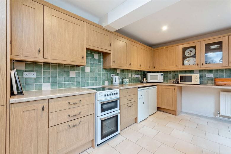 3 bedroom house, Harwood Rise, Woolton Hill RG20 - Available