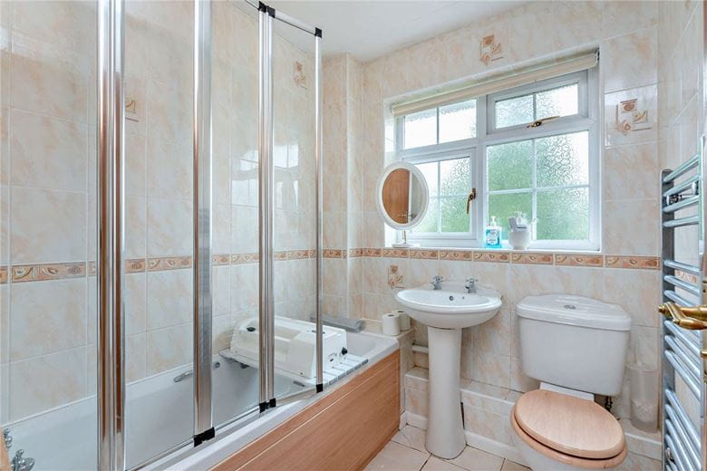 3 bedroom house, Harwood Rise, Woolton Hill RG20 - Sold STC