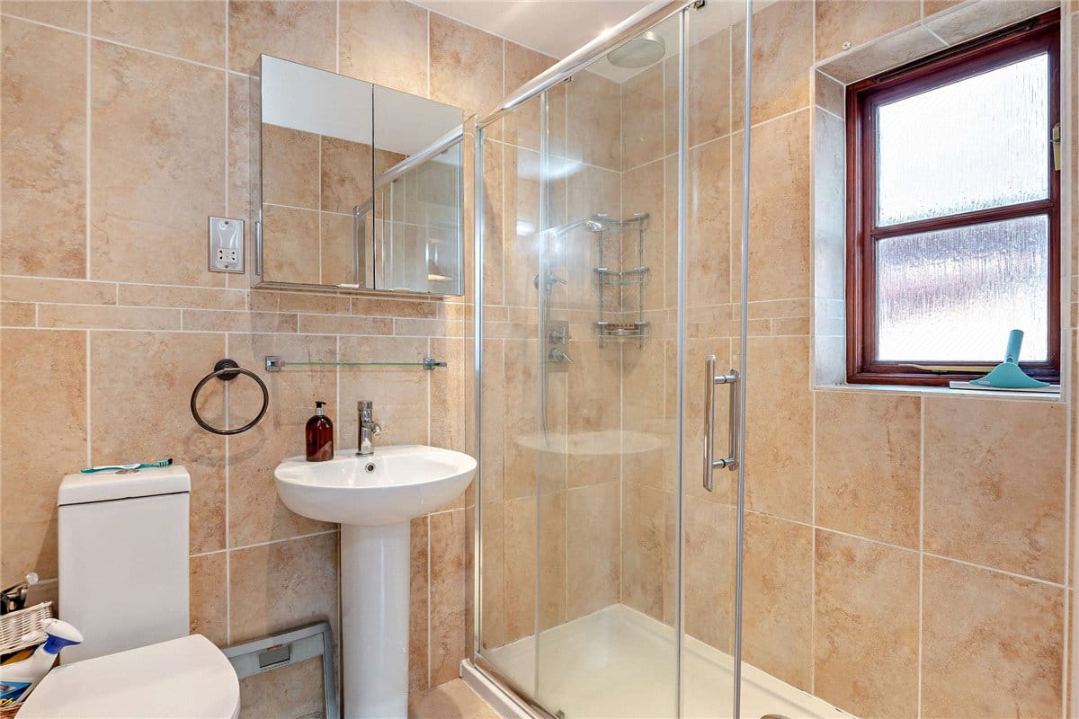 4 bedroom house, Hambridge Lane, Newbury RG14 - Available