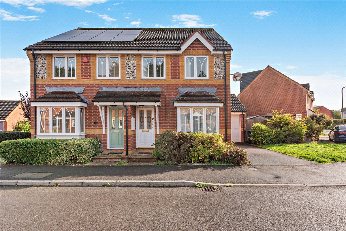 3 bedroom house, Horseshoe End, Newbury RG14 - Available