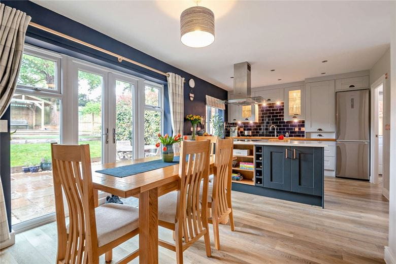 5 bedroom house, Meadowbrook, Woolton Hill RG20 - Available