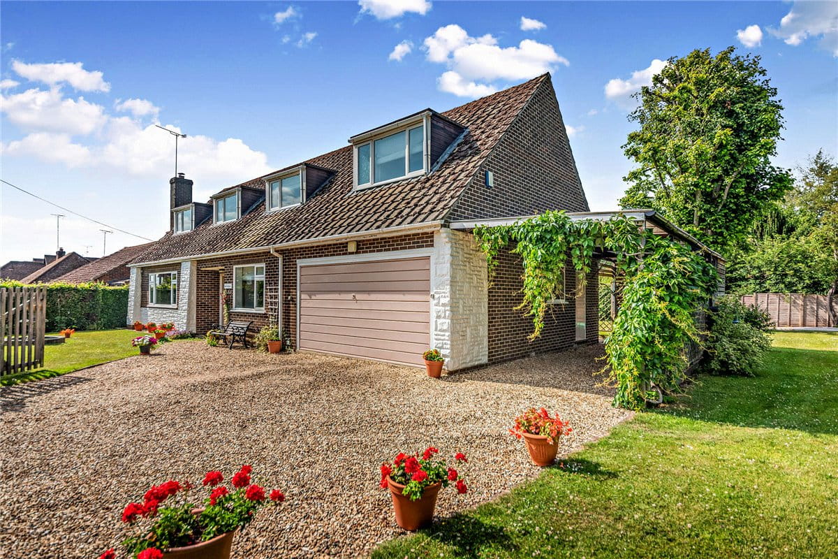 4 bedroom house, Freshfields Lane, Chieveley RG20 - Available