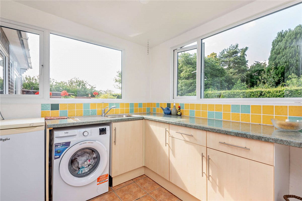 4 bedroom house, Freshfields Lane, Chieveley RG20 - Available