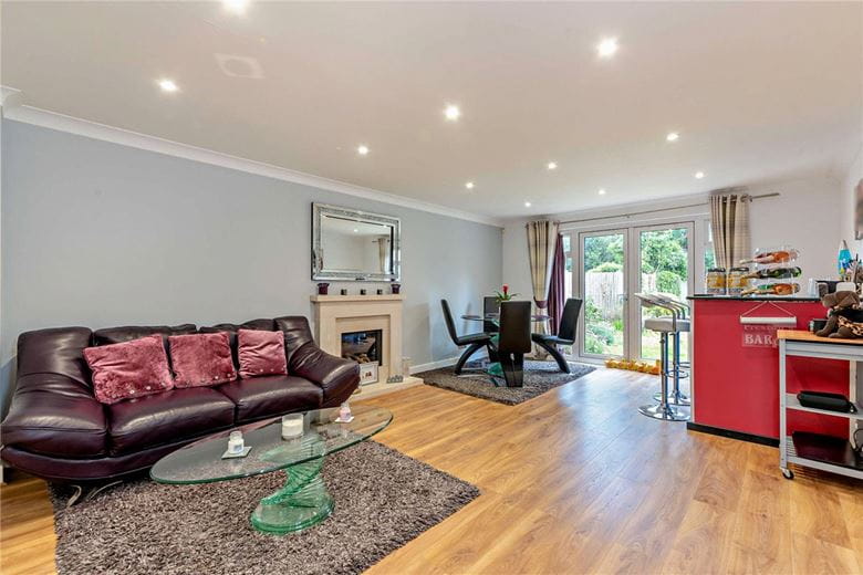 5 bedroom house, Haysoms Drive, Greenham RG19 - Available