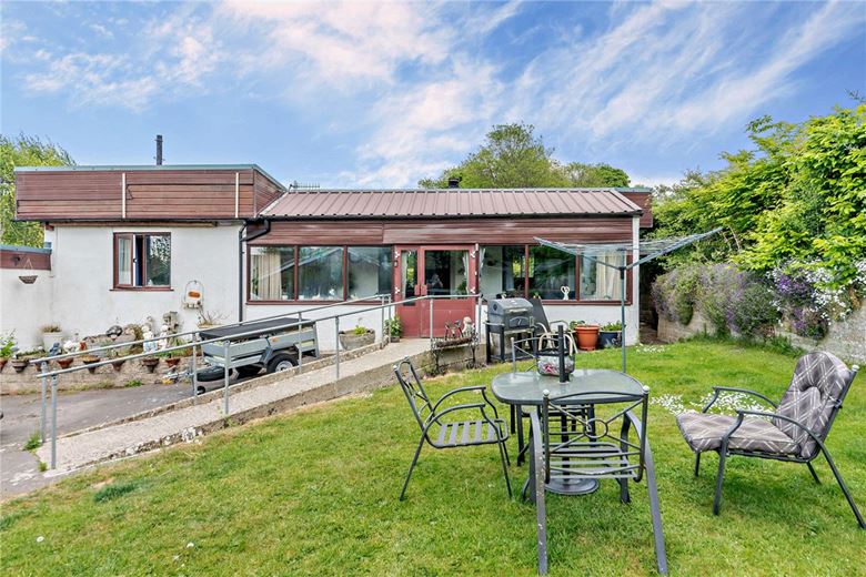 2 bedroom bungalow, Sheepdrove Road, Lambourn RG17 - Available