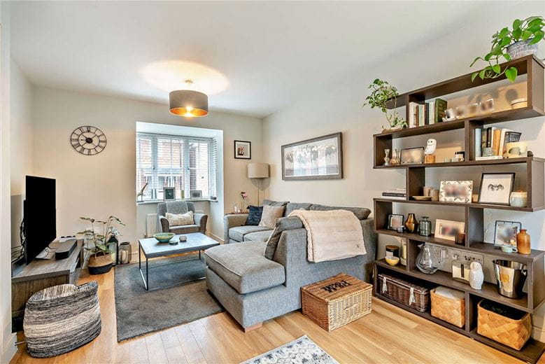 3 bedroom house, Merlin Road, Bishops Green RG20 - Available