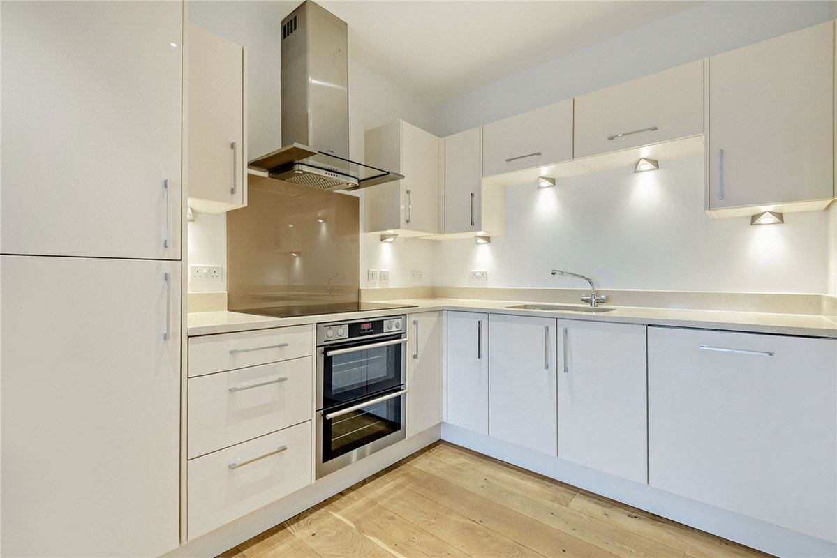 1 bedroom flat, Kingman Way, Newbury RG14 - Available