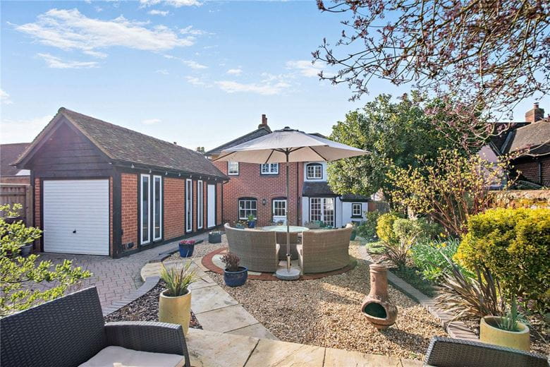 4 bedroom house, George Street, Kingsclere RG20 - Available