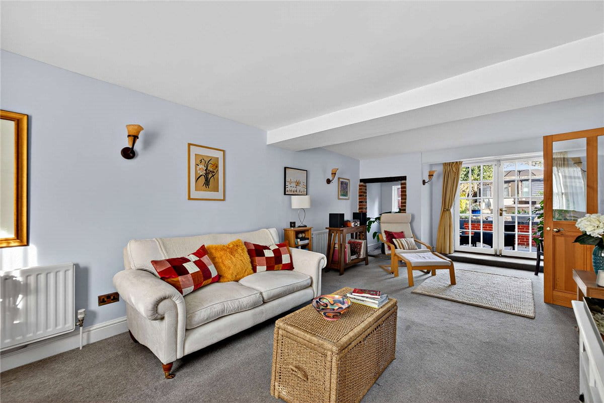 4 bedroom house, George Street, Kingsclere RG20 - Available