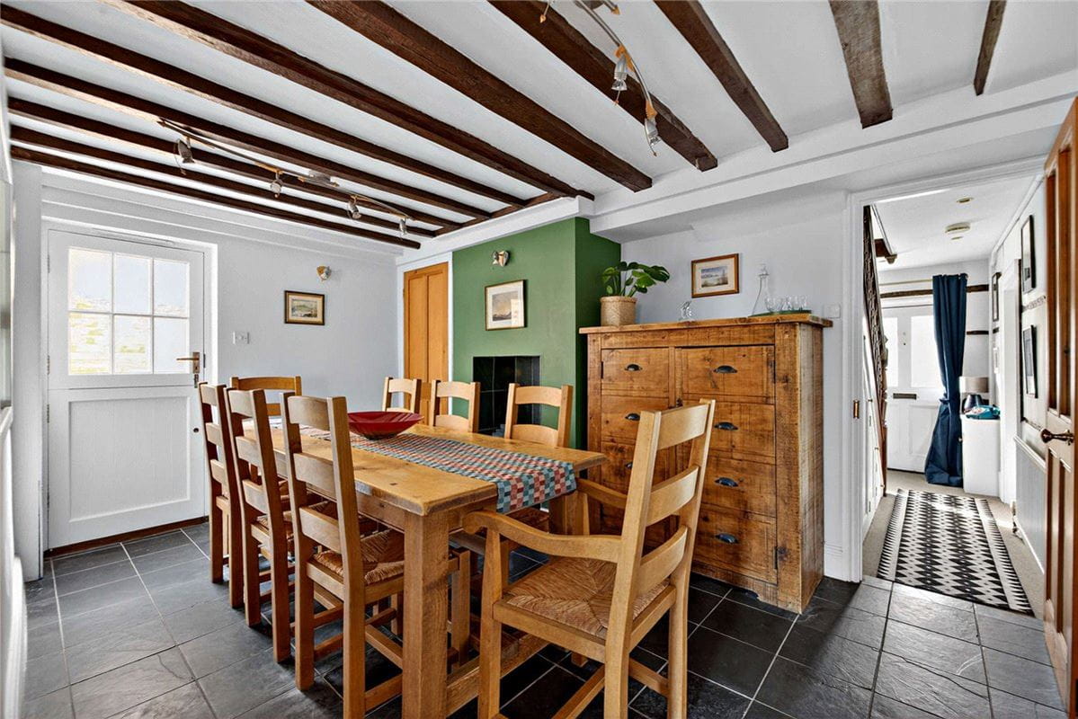 4 bedroom house, George Street, Kingsclere RG20 - Available