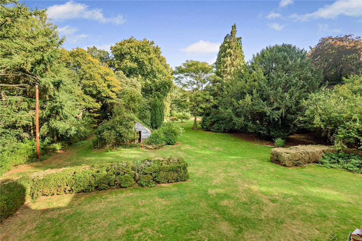 6 bedroom house, Burys Bank Road, Greenham RG19 - Sold STC