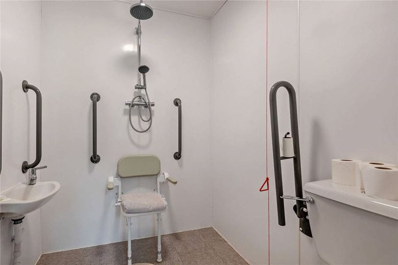 6 bedroom house, Burys Bank Road, Greenham RG19 - Sold STC