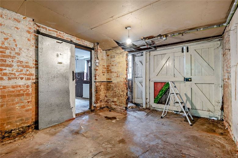 6 bedroom house, Burys Bank Road, Greenham RG19 - Sold STC