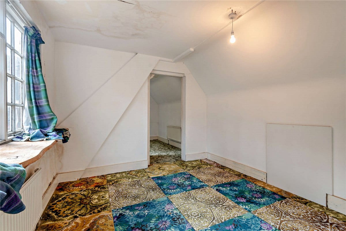 6 bedroom house, Burys Bank Road, Greenham RG19 - Sold STC