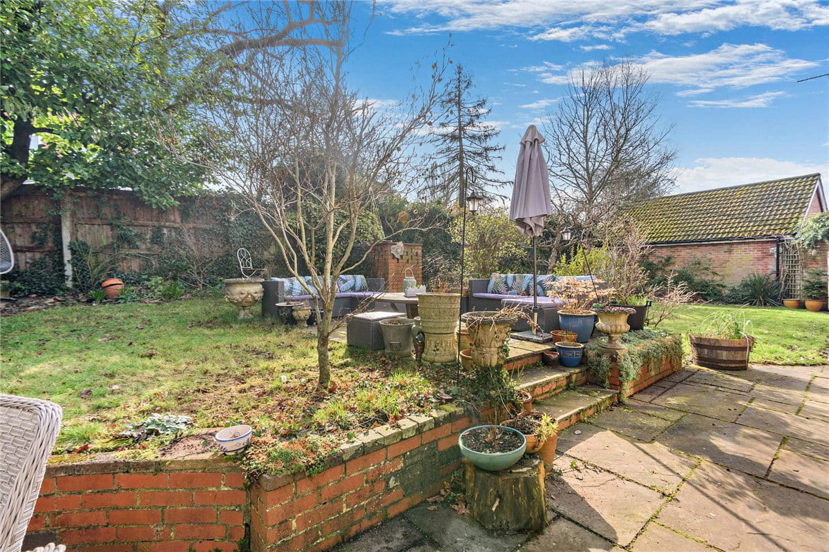 4 bedroom house, Broadlayings, Woolton Hill RG20 - Available