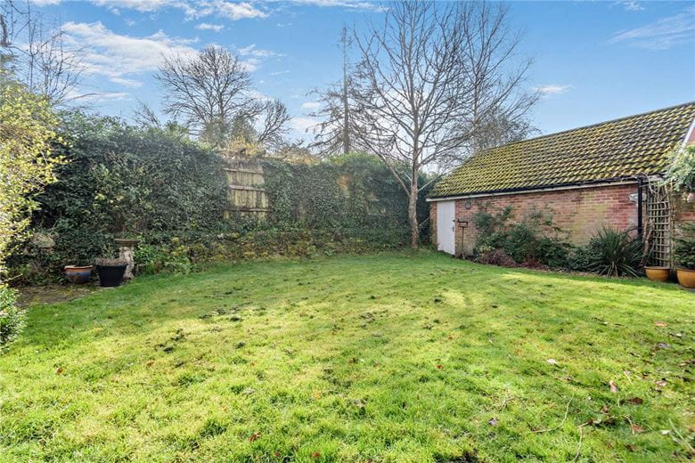 4 bedroom house, Broadlayings, Woolton Hill RG20 - Available