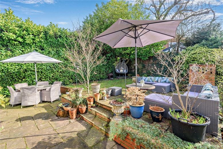 4 bedroom house, Broadlayings, Woolton Hill RG20 - Available