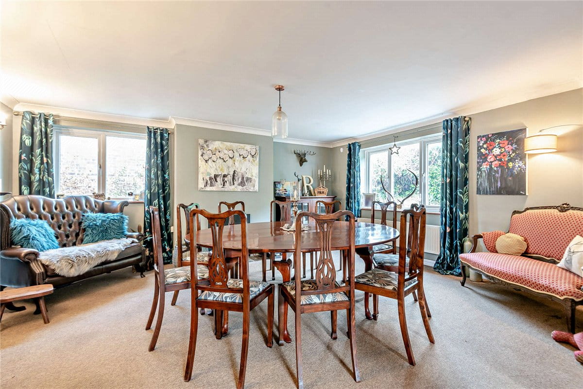 4 bedroom house, Broadlayings, Woolton Hill RG20 - Available