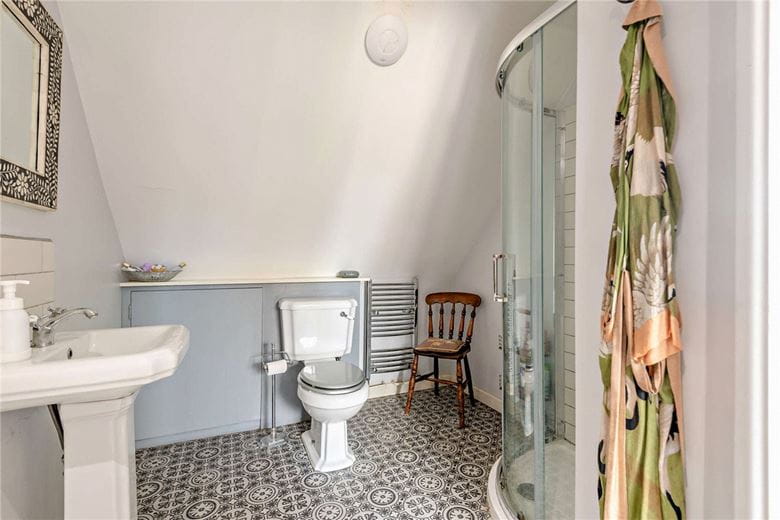 4 bedroom house, Broadlayings, Woolton Hill RG20 - Available