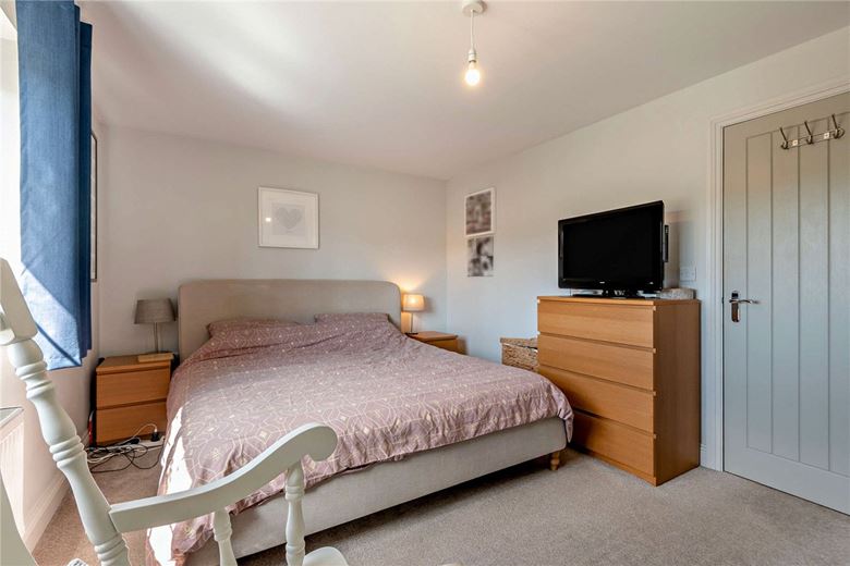 4 bedroom house, Folly Court, Cold Ash RG18 - Available