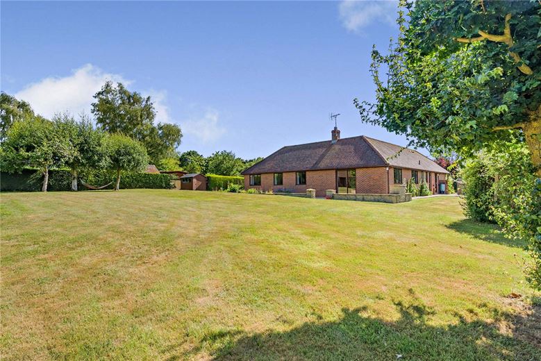 4 bedroom bungalow, Ginge Road, West Hendred OX12 - Available