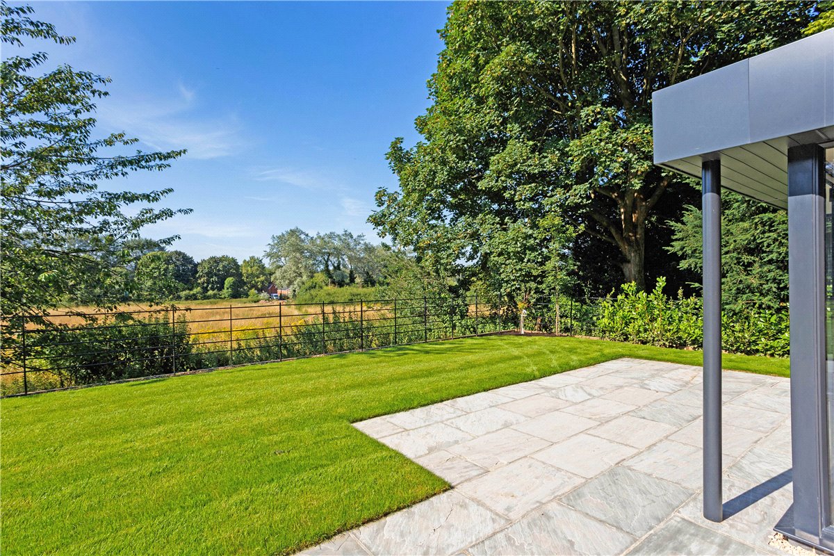 4 bedroom house, Speen Lane, Newbury RG14 - Available