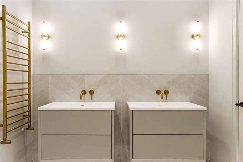 4 bedroom house, Speen Lane, Newbury RG14 - Available