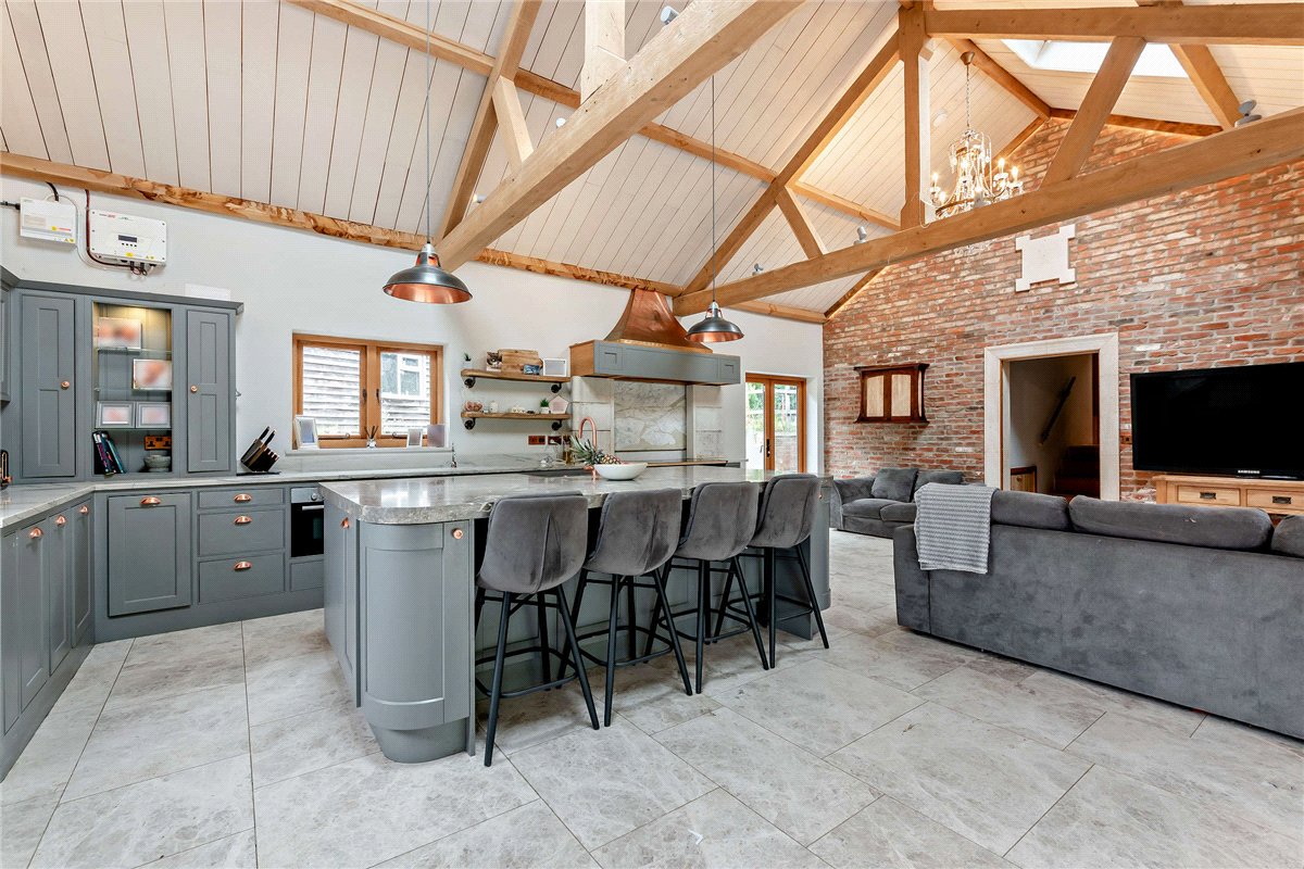 4 bedroom house, Ashford Hill Road, Headley RG19 - Available