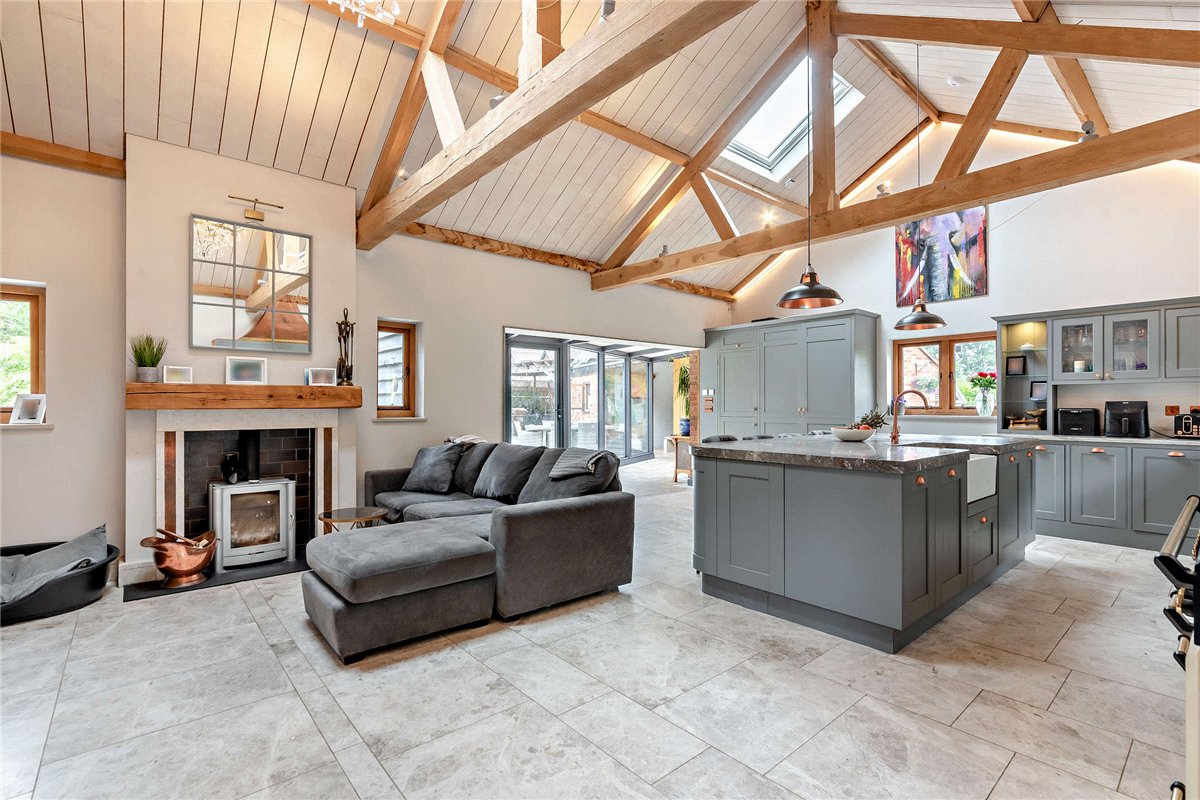 4 bedroom house, Ashford Hill Road, Headley RG19 - Available