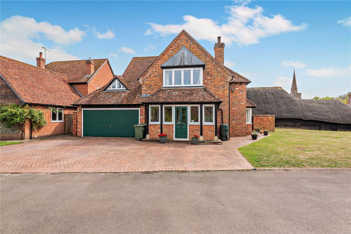 4 bedroom house, The Rookery, Peasemore RG20 - Sold