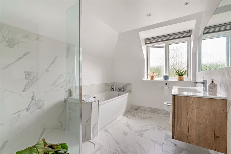 4 bedroom house, The Rookery, Peasemore RG20 - Sold