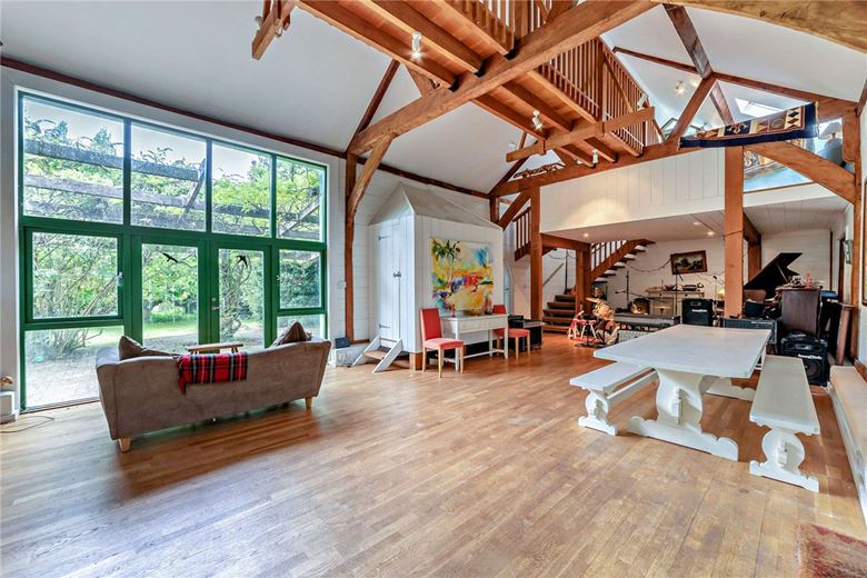 6 bedroom house, Brightwalton, Newbury RG20 - Available