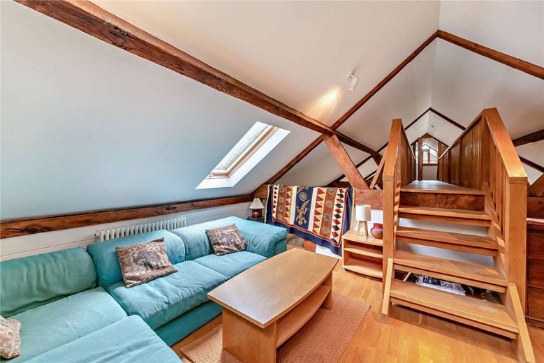 6 bedroom house, Brightwalton, Newbury RG20 - Available