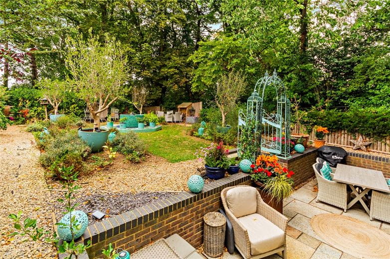 4 bedroom house, Oxford Road, Donnington RG14 - Available