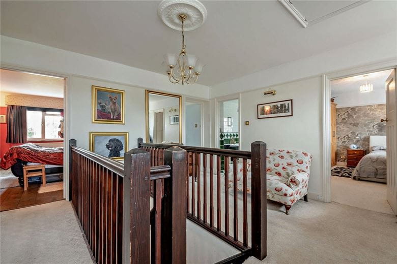 4 bedroom house, Newtown Road, Newbury RG14 - Available