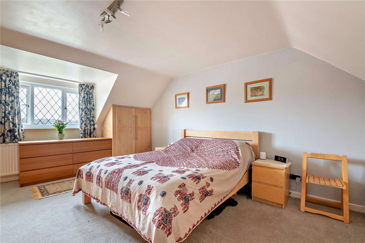 4 bedroom house, Oxford Road, Donnington RG14 - Available