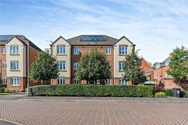 2 bedroom flat, Carpenters Close, Newbury RG14 - Available