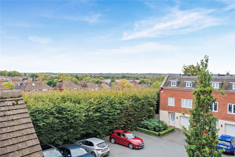 2 bedroom flat, The Dolmans, Shaw RG14 - Sold STC