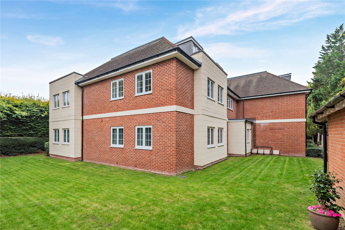 2 bedroom flat, The Dolmans, Shaw RG14 - Sold STC