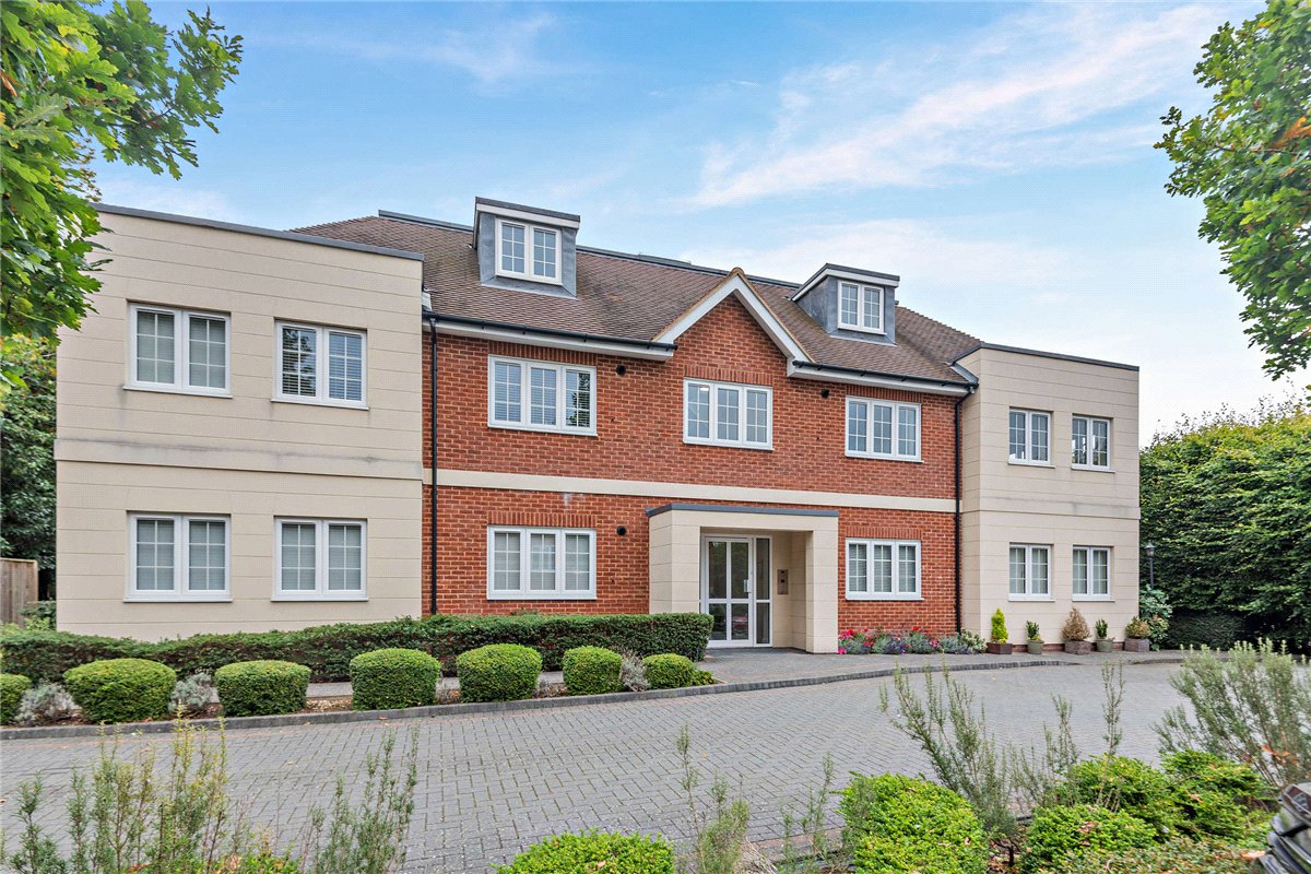 2 bedroom flat, The Dolmans, Shaw RG14 - Sold STC