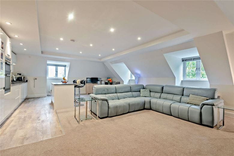 2 bedroom flat, The Dolmans, Shaw RG14 - Available