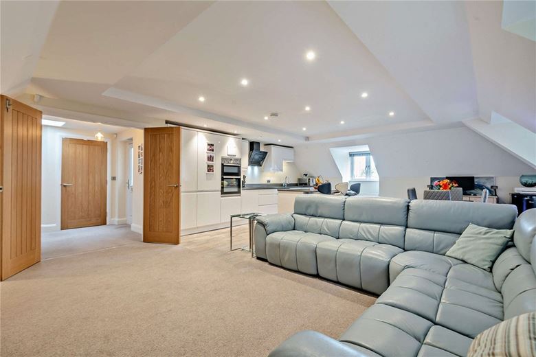 2 bedroom flat, The Dolmans, Shaw RG14 - Sold STC