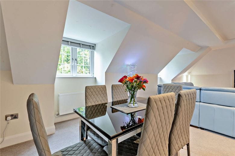 2 bedroom flat, The Dolmans, Shaw RG14 - Sold STC