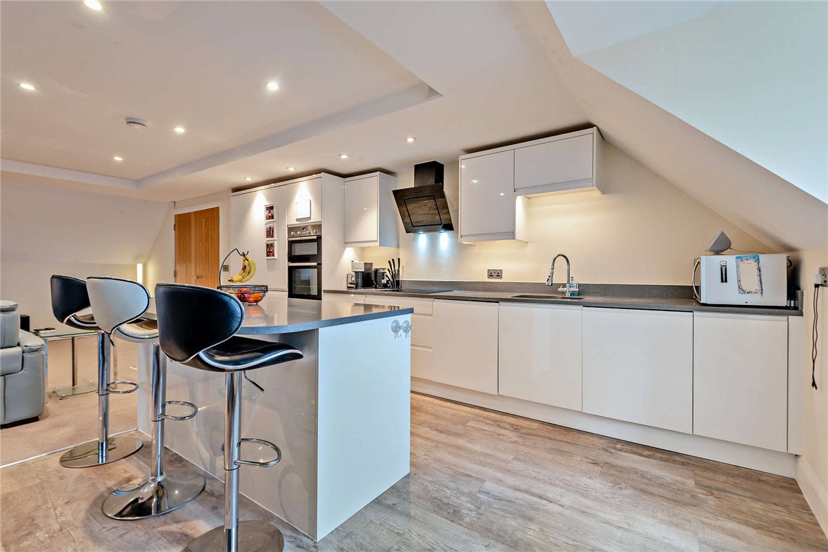 2 bedroom flat, The Dolmans, Shaw RG14 - Sold STC