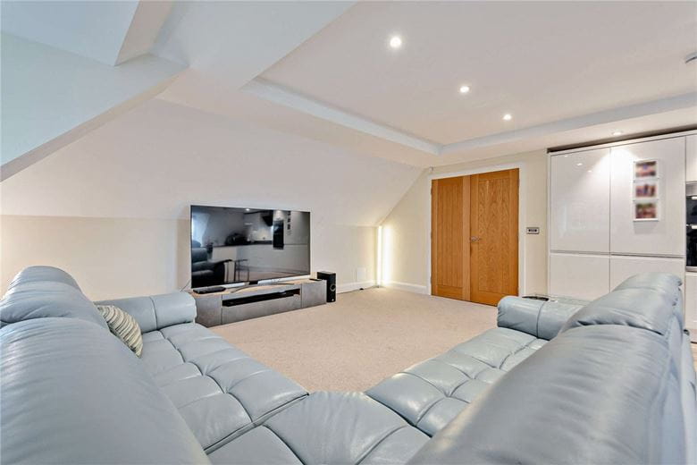 2 bedroom flat, The Dolmans, Shaw RG14 - Sold STC