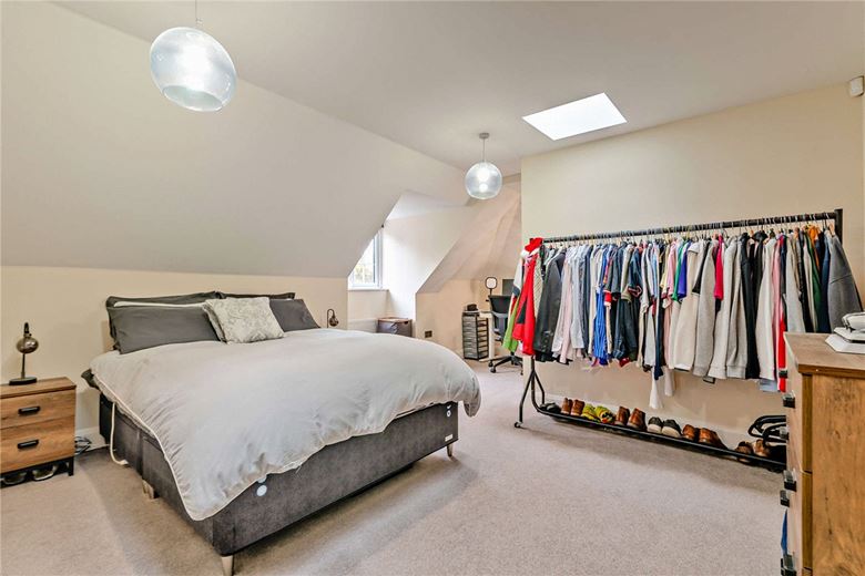 2 bedroom flat, The Dolmans, Shaw RG14 - Sold STC