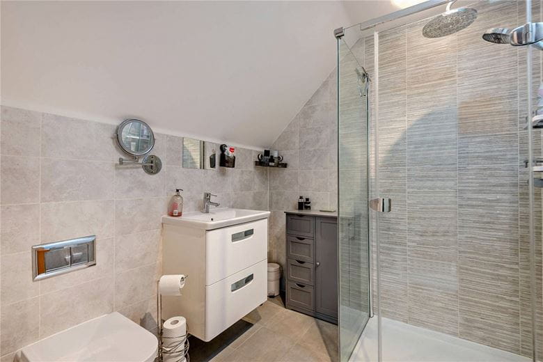 2 bedroom flat, The Dolmans, Shaw RG14 - Sold STC