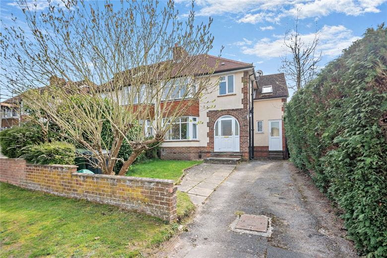 4 bedroom house, Bartlemy Close, Newbury RG14 - Available