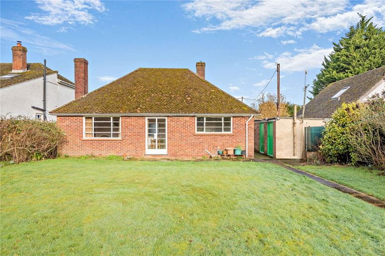 2 bedroom bungalow, Crookham Common Road, Crookham RG19 - Available
