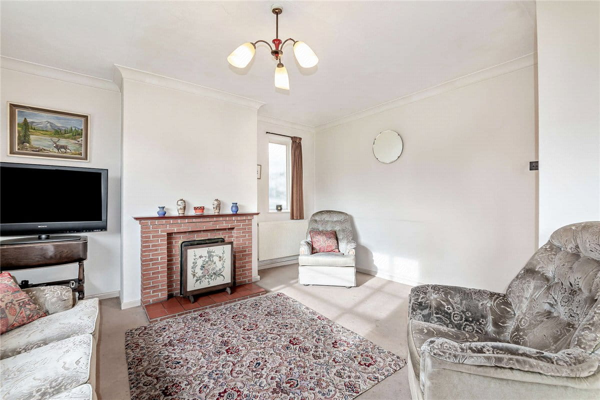 2 bedroom bungalow, Crookham Common Road, Crookham RG19 - Available